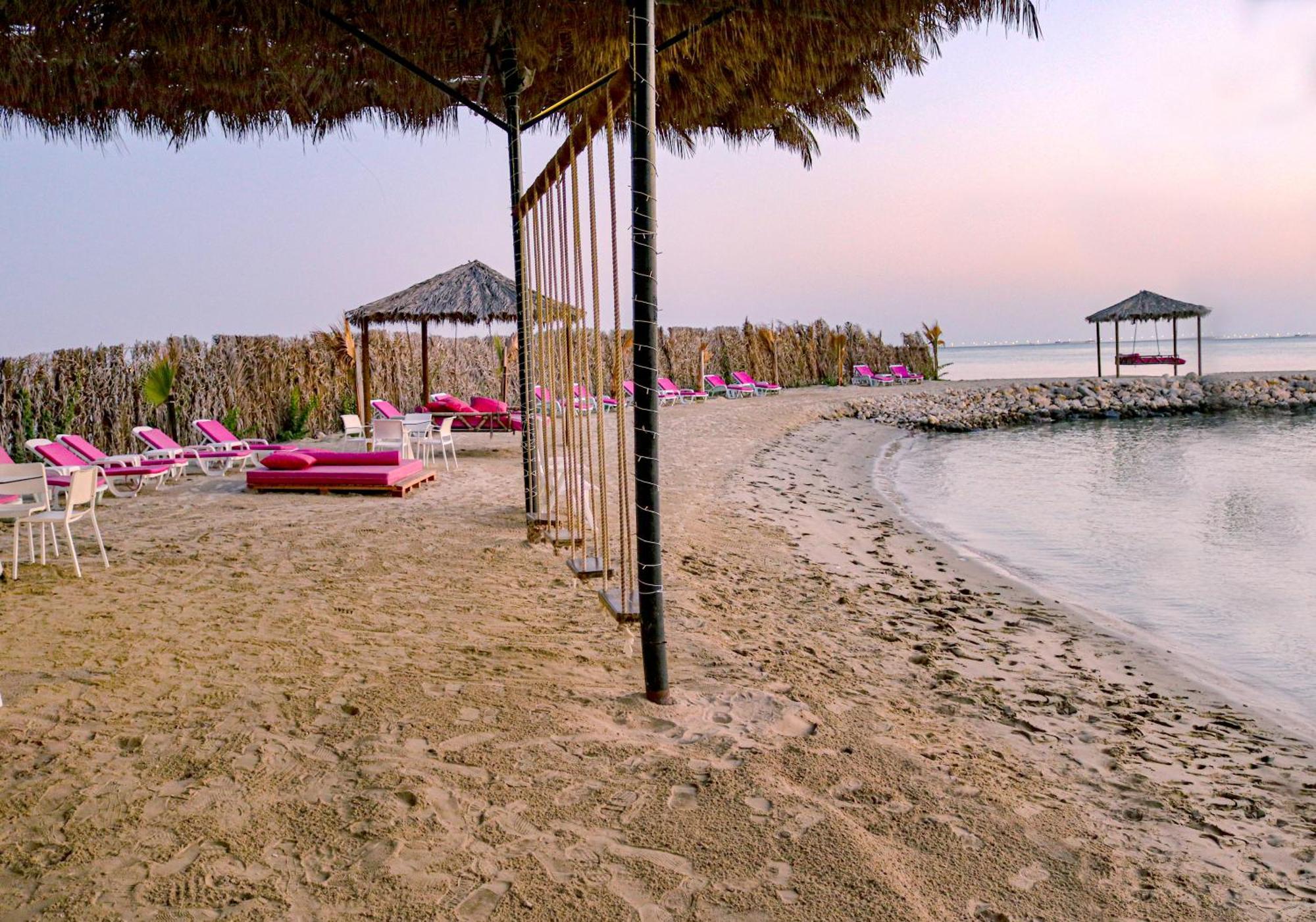 Lagoona Beach Luxury Resort And Spa Manama Luaran gambar Beach in Hurghada