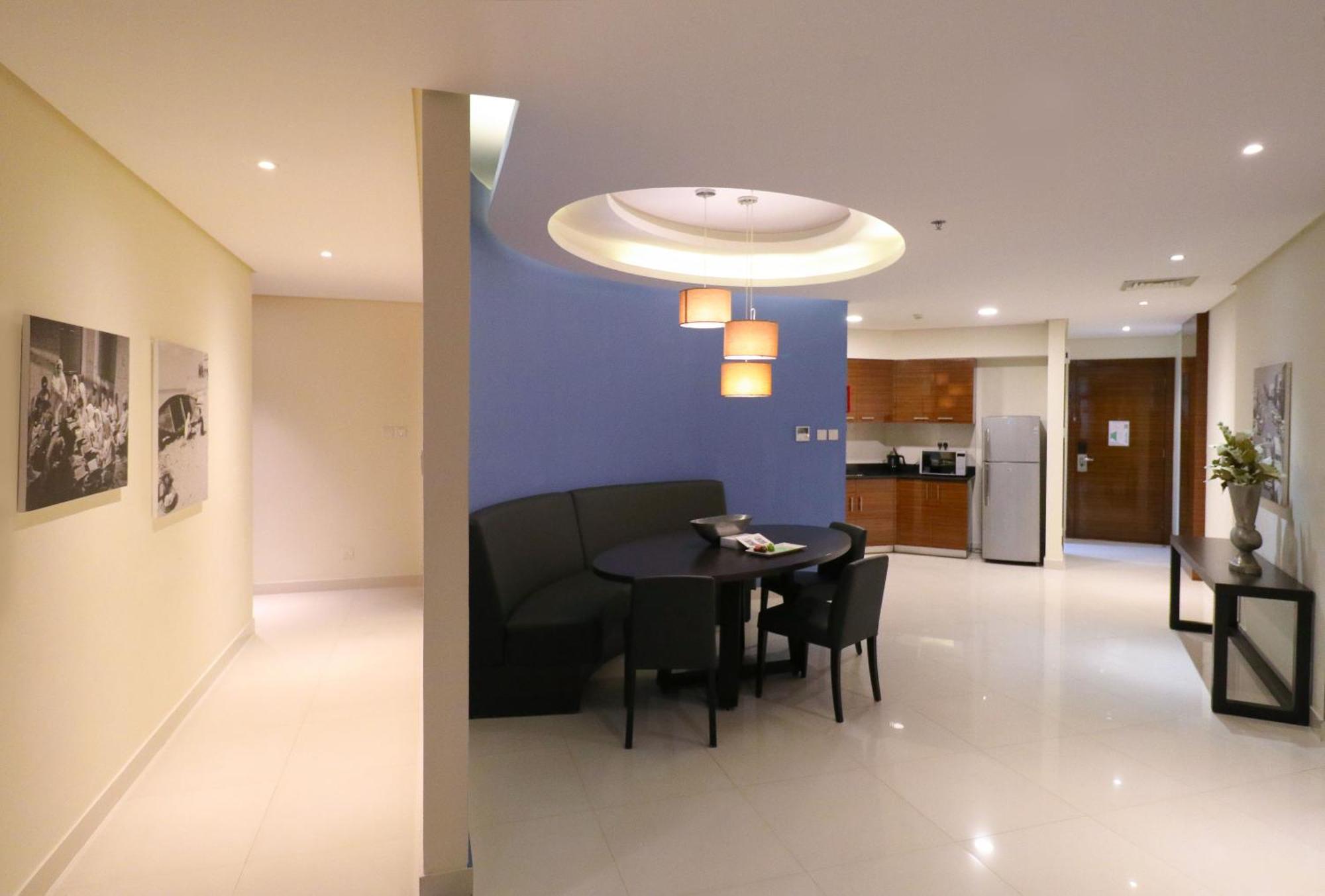 Lagoona Beach Luxury Resort And Spa Manama Luaran gambar A typical apartment at The Suites